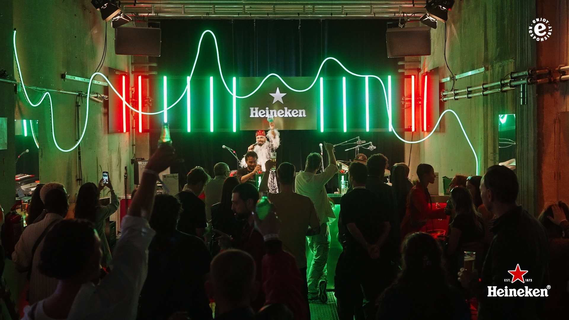 Heineken AW Party+Bar 16X9 2 20